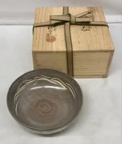 B672b「赫土地波画 茶盌」杉田祥平造　清閑寺窯　共布共箱　京都　茶道具