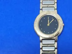 イヴ・サンローランクォーツ腕時計 黒文字Yves Saint Laurentのサムネイル