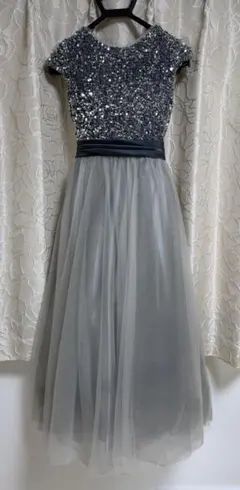 スパンコール付きグレーのフォーマルドレス　発表会150cm