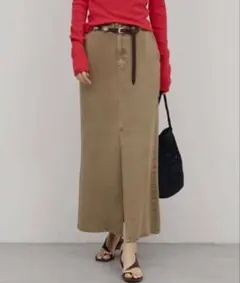 【新品同様】リヨセルスリットスカートのサムネイル