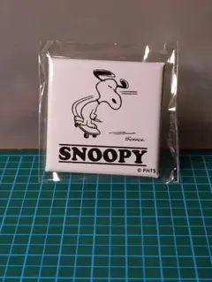 PEANUTS Cafe 缶バッジ　スヌーピー