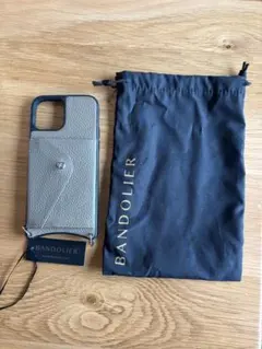 iPhone12pro ケース　BANDOLIER 収納袋付きのサムネイル