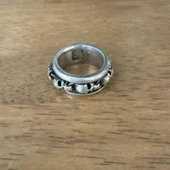 レザーズアンドトレジャーズ　スクロール ウィズ スカル リング（シルバー925）