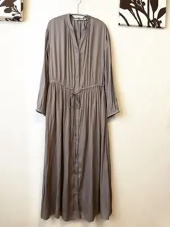ユニクロ（UNIQLO）ロングワンピース 薄ブラウン