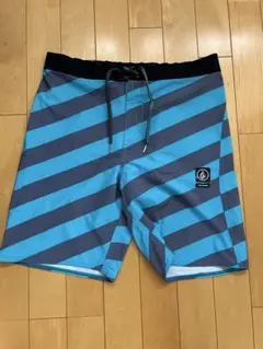 VOLCOM サーフパンツ 青とグレーのストライプ