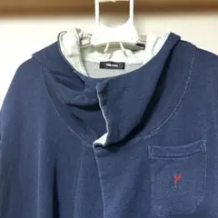 インディゴ色のパーカーコート