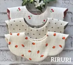 No.314 もくもく花びらスタイ　ハンドメイド