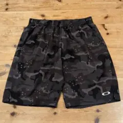 OAKLEY カモフラ柄 ショートパンツ ハーフパンツのサムネイル