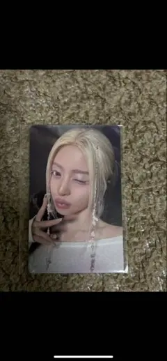 ユンジン LE SSERAFIM HOT weverse global トレカ