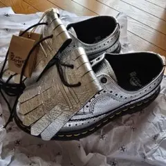 2026年最新】Dr.Martens カラー：シルバー系 レディース ローファー
