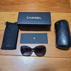 CHANEL サングラス 黒 キルティングケース付のサムネイル