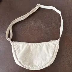 【美品】ユニクロ　カジュアル　ショルダーバッグ　アイボリー