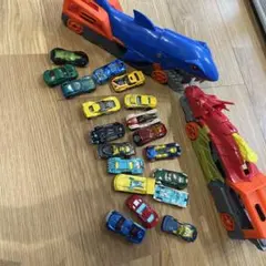 Hot Wheels ミニカー まとめ売り シャーク ドラゴン キャリアカー付き
