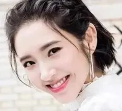 ブラック波形デザインヘアバンド　カチューシャ