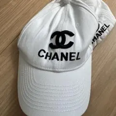 CHANEL ホワイト ベースボールキャップのサムネイル
