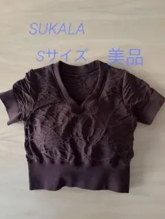 【SUKALA】　ジオメトリックアクティブショート丈トップスVネックトップス　S