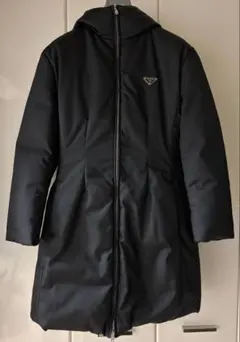 PRADA ブラック フード付きダウンジャケット