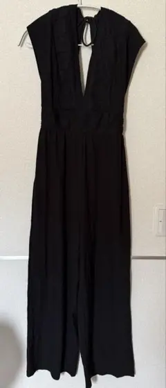 ZARA 黒Vネックオールインワン
