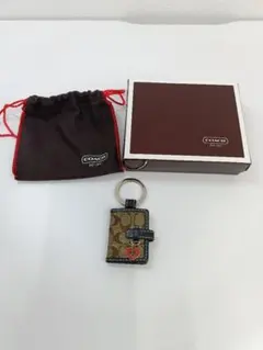 ★ COACH キーリング ミニフォトフレーム シグネチャー ブック型