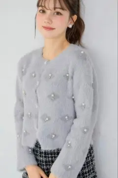 【新品】パールビジュー付きシャギーニットカーディガンtoccoclosetグレーのサムネイル