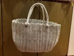 ホワイト編み込みかごバッグ