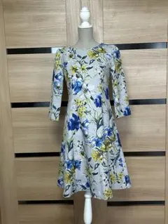 UNIVERVALMUSE・花柄 七分袖 フレアワンピース（Ｍ）