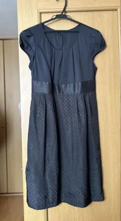 BELLE MAISON 半袖ひざ丈ワンピース M ブラックのサムネイル
