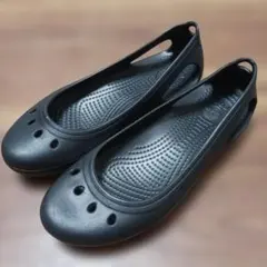 未使用・廃盤✨crocsマリンディ　w8　ブラック　3147のサムネイル