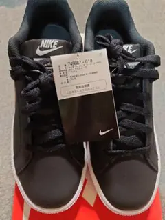 【新品】NIKE　ウィメンズコートロイヤルスニーカー　25cm