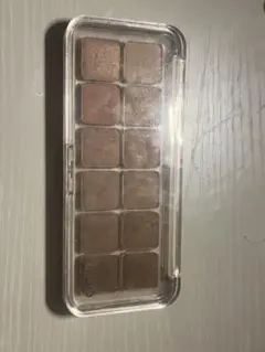 クリオ　 ベージュ系アイシャドウパレット 12色入り