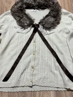 axes femme ファー付きカーディガン アイボリー