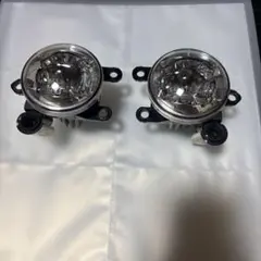 ダイハツ タント LA650S 純正 フォグランプ 左右セットのサムネイル
