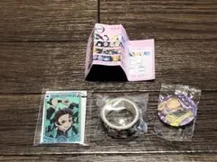 鬼滅の刃　くら寿司コラボ　〈キーホルダー、マスキングテープ、バッジ〉