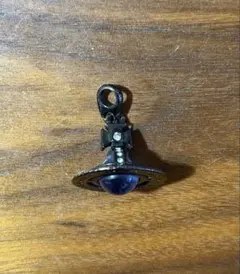 ヴィヴィアンネックレストップ