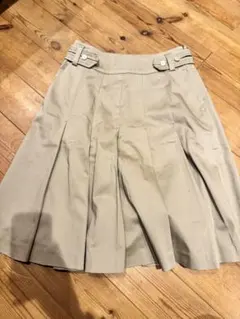 美品MaxMara ベージュ プリーツスカートのサムネイル