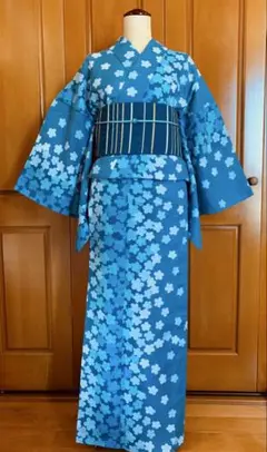 ジュンコシマダ　さくらブルーの浴衣とストライプリバーシブル半幅帯ととんぼ玉付帯締