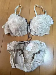 【チュチュアンナ】もこもこブラジャーショーツセット（B70）