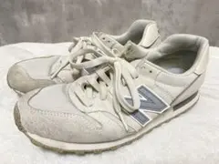 New BALANCE　グレー ニューバランス スニーカー　シューズ 23.5のサムネイル