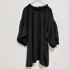 ブラック チュニック 五分丈 腕刺繍 シフォン 黒 〖FREE〗