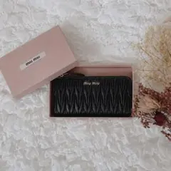 MIU MIU ブラック キルティング長財布 - メルカリ