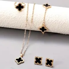 ブラッククローバーネックレス & クローバーピアス＆クローバーブレスレット&指輪のサムネイル