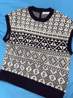 幾何学模様 ニットベスト