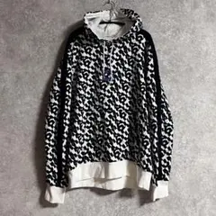 PUMA 総ロゴパーカー