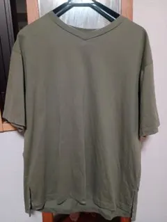 UNIQLO　Theory　Vネック　Tシャツ