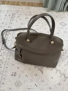 FURLA パイパー　Mサイズ　ベージュ　サッビア