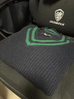 ネイビー/グリーン Vネックニットセーター