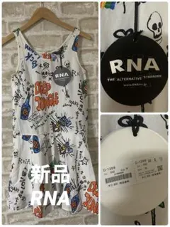 新品　RNA レディースM ワンピース　総柄　グラフィック　落書　アールエヌエーのサムネイル