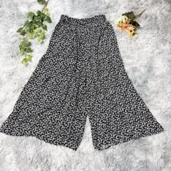 a.v.v L ガウチョパンツ 小花柄 総柄 ブラック 黒 白 春夏