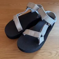 Teva サンダル プラットフォーム ユニバーサル メタリックシルバー 23cm