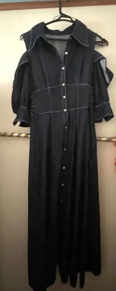 dazzlinダズリン オープンショルダーデニムステッチワンピース（インディゴ）